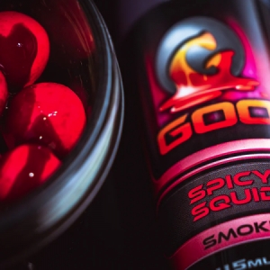 Tekutý posilovač Korda GOO Spicy Squid Smoke - korenie kalamár