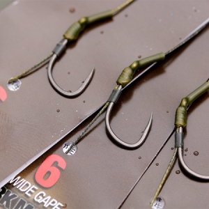 Náväzec Korda Carp Rig Wide Gape / Dark Matter