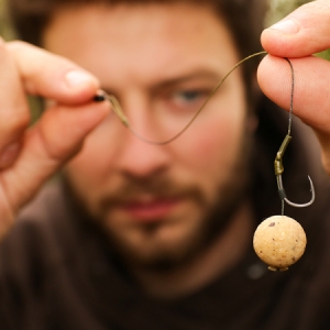 Náväzec Korda Carp Rig Wide Gape / Dark Matter