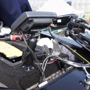 Kĺbový držiak obrazovky RAM Quick Release pre sonary Lowrance