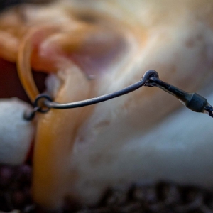 Obratlík s krúžkom na háčik Fox Edges Kwik Change Hook Swivel veľ.10