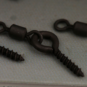 Skrutka s obratlíkom na boilies Gardner Covert Swivel Bait Screws