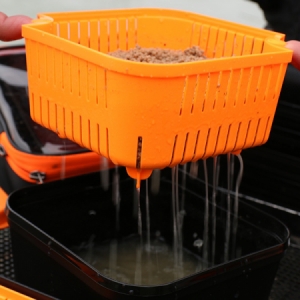 Sito na vlhčenie Guru Bait Strainer 3 pint