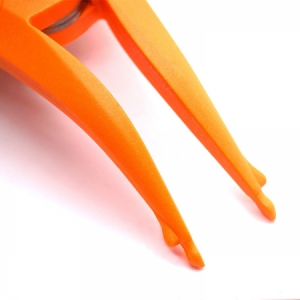 Navliekacie kliešte na gumičky Guru Pellet Pliers