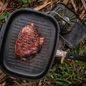 Panvica Giants Fishing Eazi Pan Medium + nerezový thermo hrnček