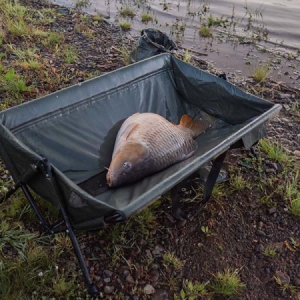Vanička pod kapra Giants Fishing Unhooking Mat Cradle XL