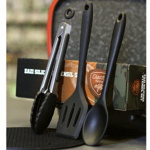 Sada silikónového náčinia s podložkou Giants Fishing Eazi Utensil Set